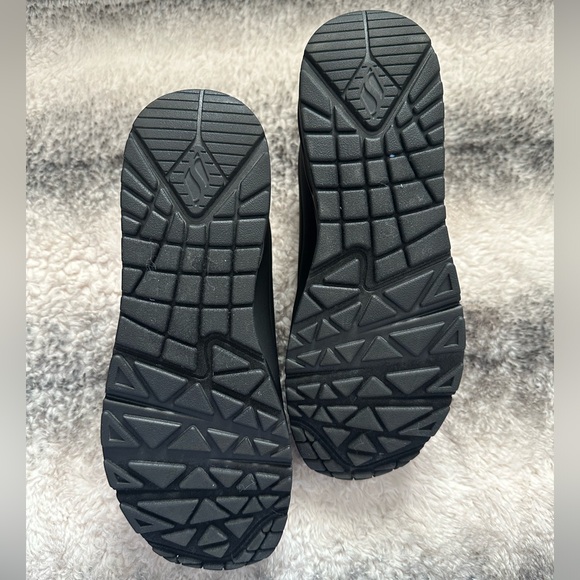 Sketchers Million Air - Elevated Air - Picture 7 of 9